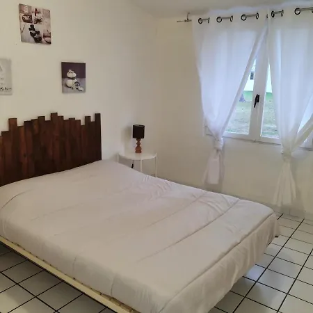 Les Pastourelles Apartment *